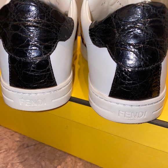 💕Fendi pearland sneakers with fur strap - Picture 5 of 13